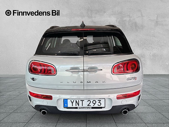 MINI Cooper S 4 of 5