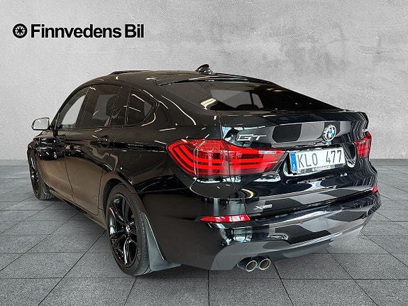 BMW 530d 3 of 5