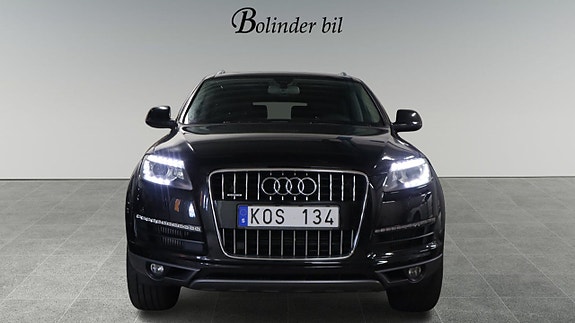 Audi Q7 2 of 5