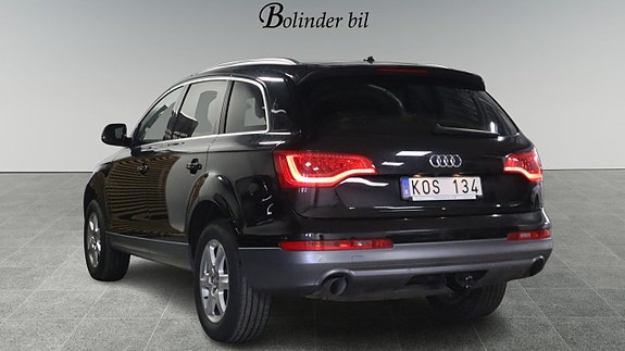 Audi Q7 4 of 5