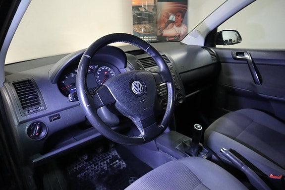 Volkswagen Polo 8 of 21