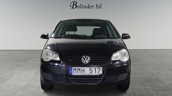 Volkswagen Polo 2 of 5