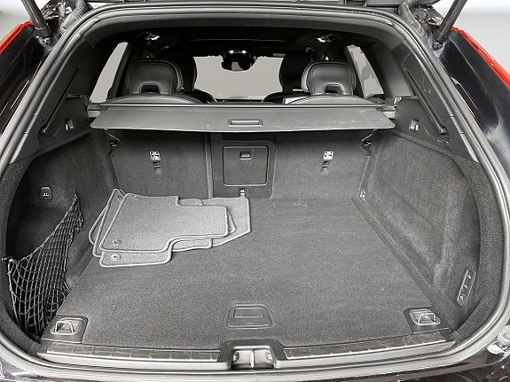Volvo XC60 10 of 13