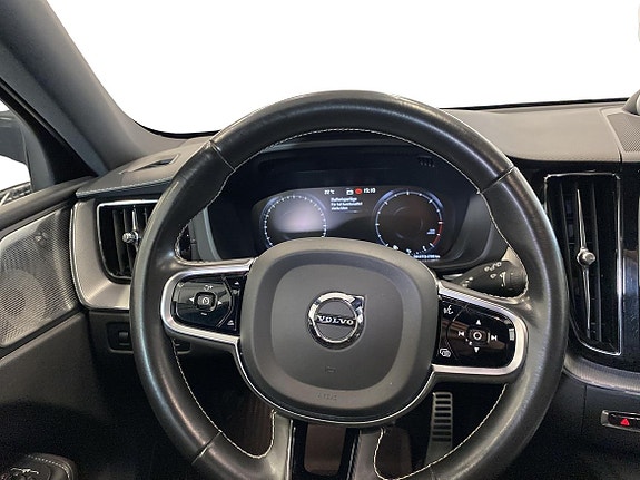 Volvo XC60 9 of 13
