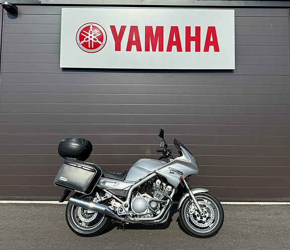 Yamaha XJ900S 0.9 2 of 5