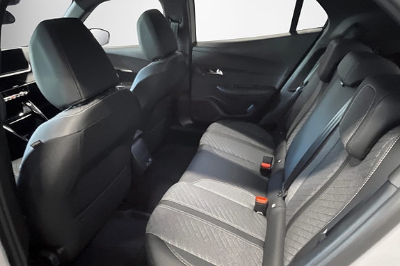 Peugeot 2008 6 of 10