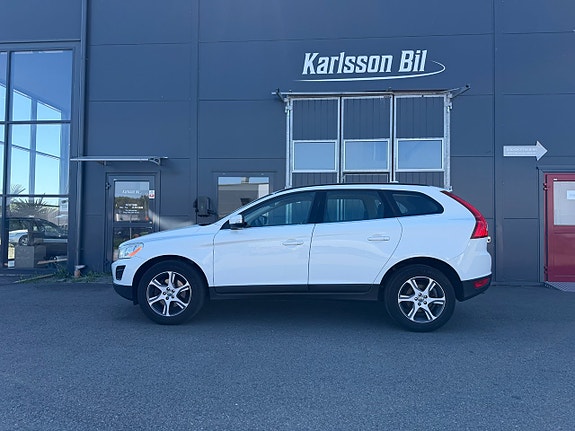 Volvo XC60 3 of 5