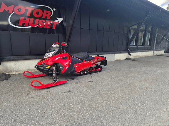 Lynx 800 XTRIM 3500 RE -16