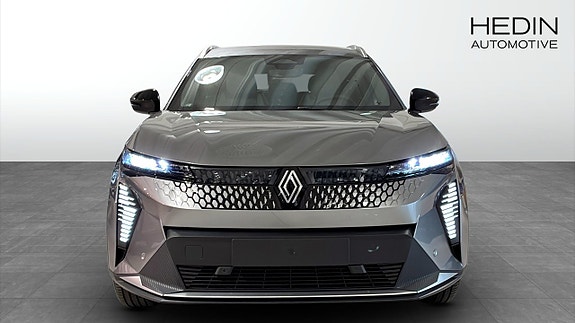Renault Scenic E-Tech 8 of 12