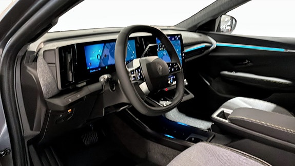 Renault Scenic E-Tech 12 of 12