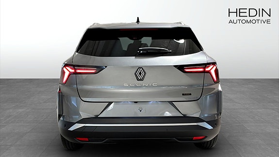 Renault Scenic E-Tech 7 of 12