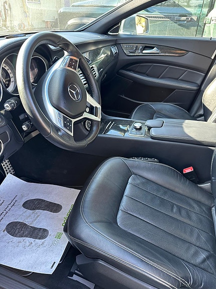 Mercedes-Benz CLS350 7 of 10