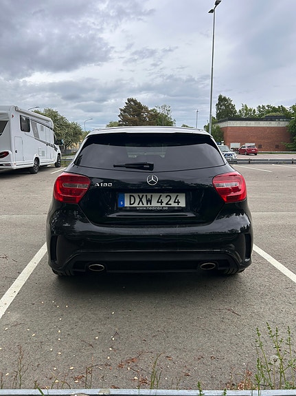 Mercedes-Benz A180 4 of 5