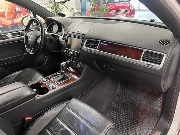 Volkswagen Touareg 12 of 19