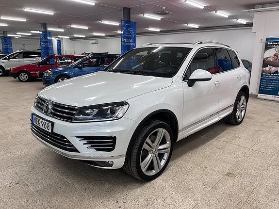 Volkswagen Touareg 3 of 5