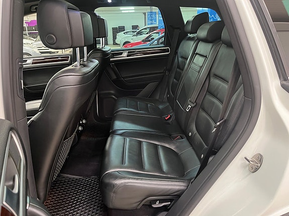 Volkswagen Touareg 9 of 19
