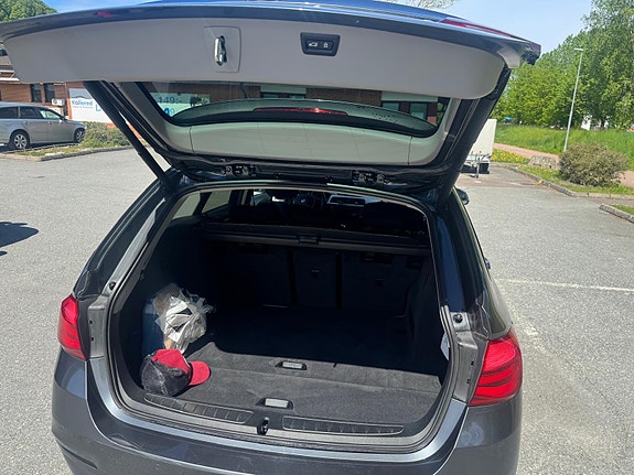 BMW 318d 8 of 11