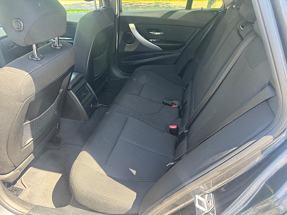 BMW 318d 6 of 11