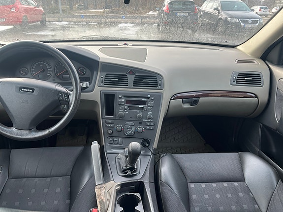 Volvo S60 7 of 8