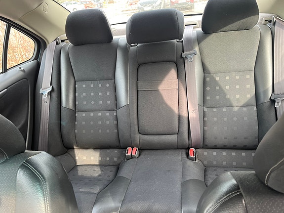 Volvo S60 8 of 8