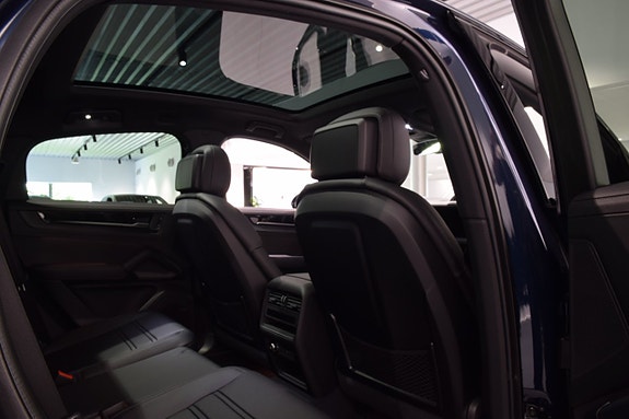 Porsche Cayenne Coupe 14 of 18
