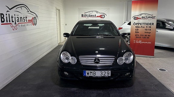 Mercedes-Benz C200 2 of 5