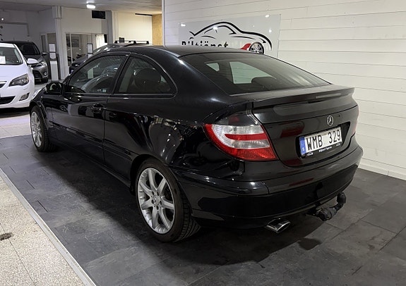 Mercedes-Benz C200 5 of 5