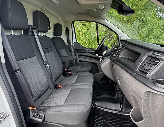 Ford Transit Custom 9 of 21