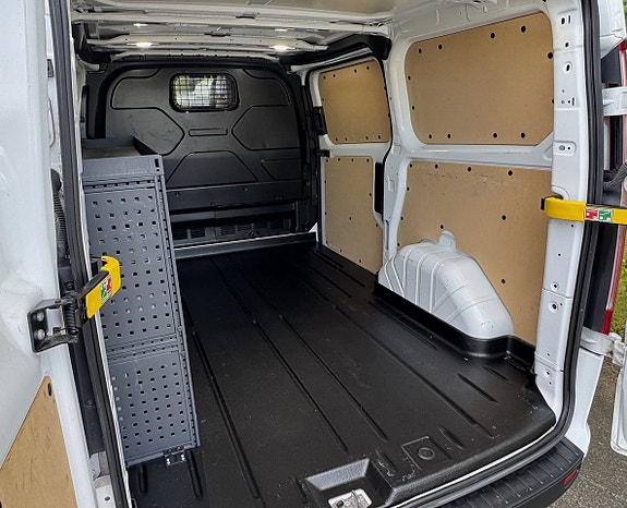Ford Transit Custom 17 of 21