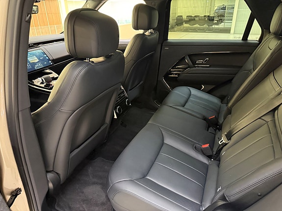Land Rover Range Rover Sport 20 of 23
