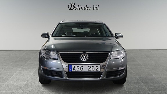 Volkswagen Passat 2 of 5