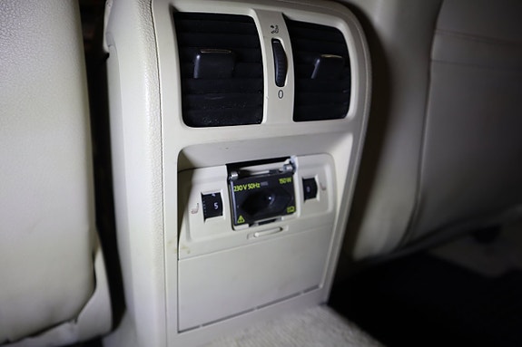 Volkswagen Passat 11 of 23