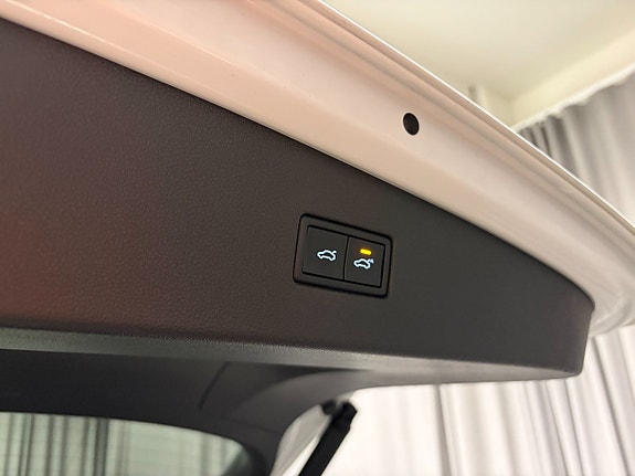 Volkswagen Tiguan Allspace 6 of 22
