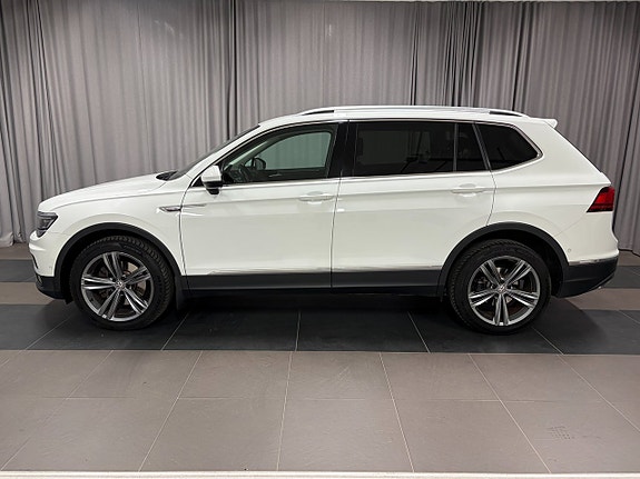 Volkswagen Tiguan Allspace 2 of 5