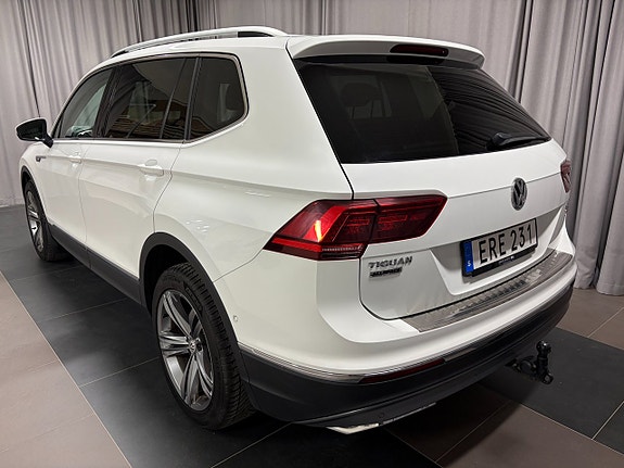 Volkswagen Tiguan Allspace 3 of 5