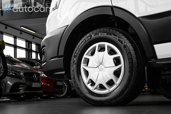 Ford Transit 11 of 30