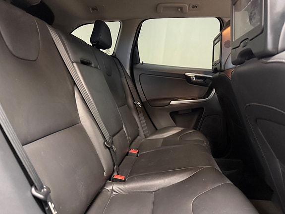 Volvo XC60 12 of 18