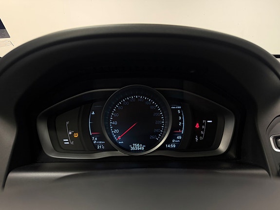 Volvo XC60 14 of 18