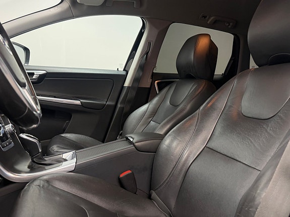 Volvo XC60 13 of 18
