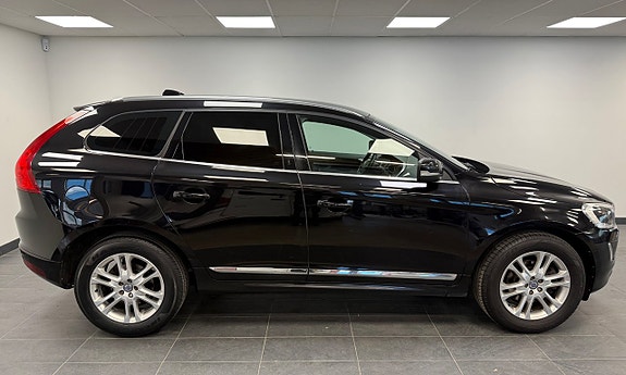 Volvo XC60 3 of 5