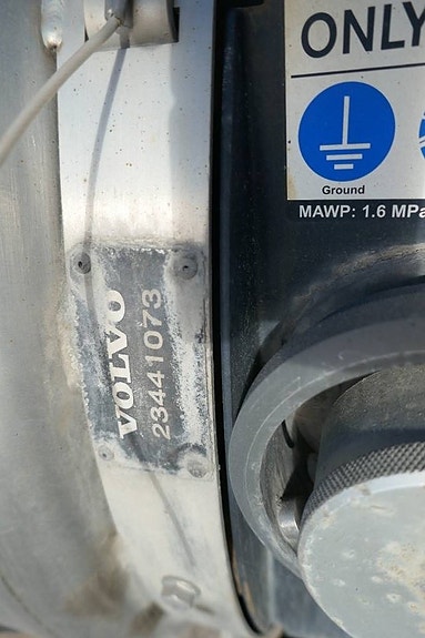Volvo Gastank 23441073 4 of 6
