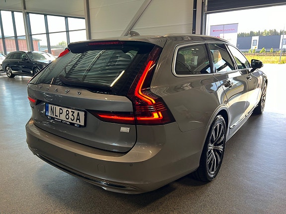 Volvo V90 3 of 5