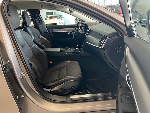 Volvo V90 10 of 22