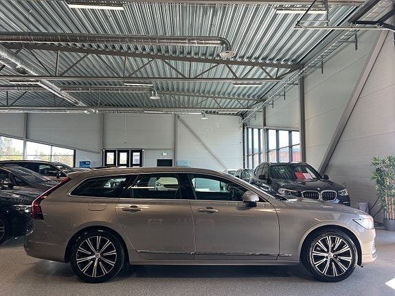 Volvo V90 2 of 5