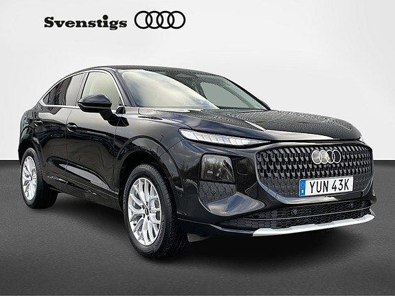 Audi Q3 2 of 5