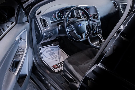 Volvo XC60 13 of 25
