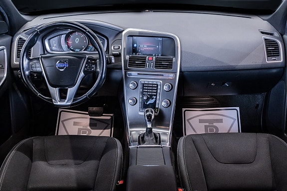Volvo XC60 16 of 25