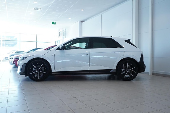Hyundai Ioniq 5 3 of 12