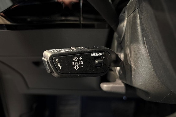 Audi e-tron 15 of 24