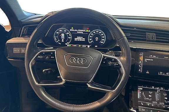 Audi e-tron 14 of 24